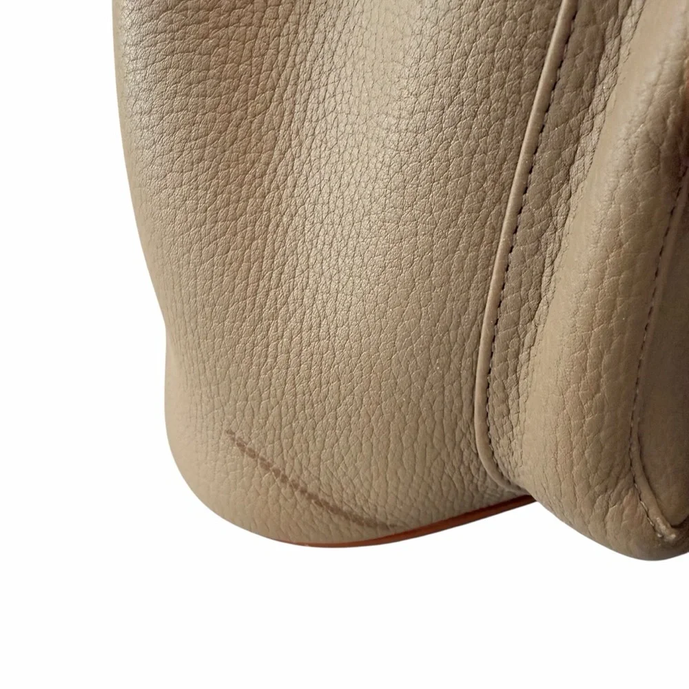 Vintage Dooney & Bourke AWL Bucket Bag Taupe Tan Leather Duck Logo Drawstring - Picture 3 of 13